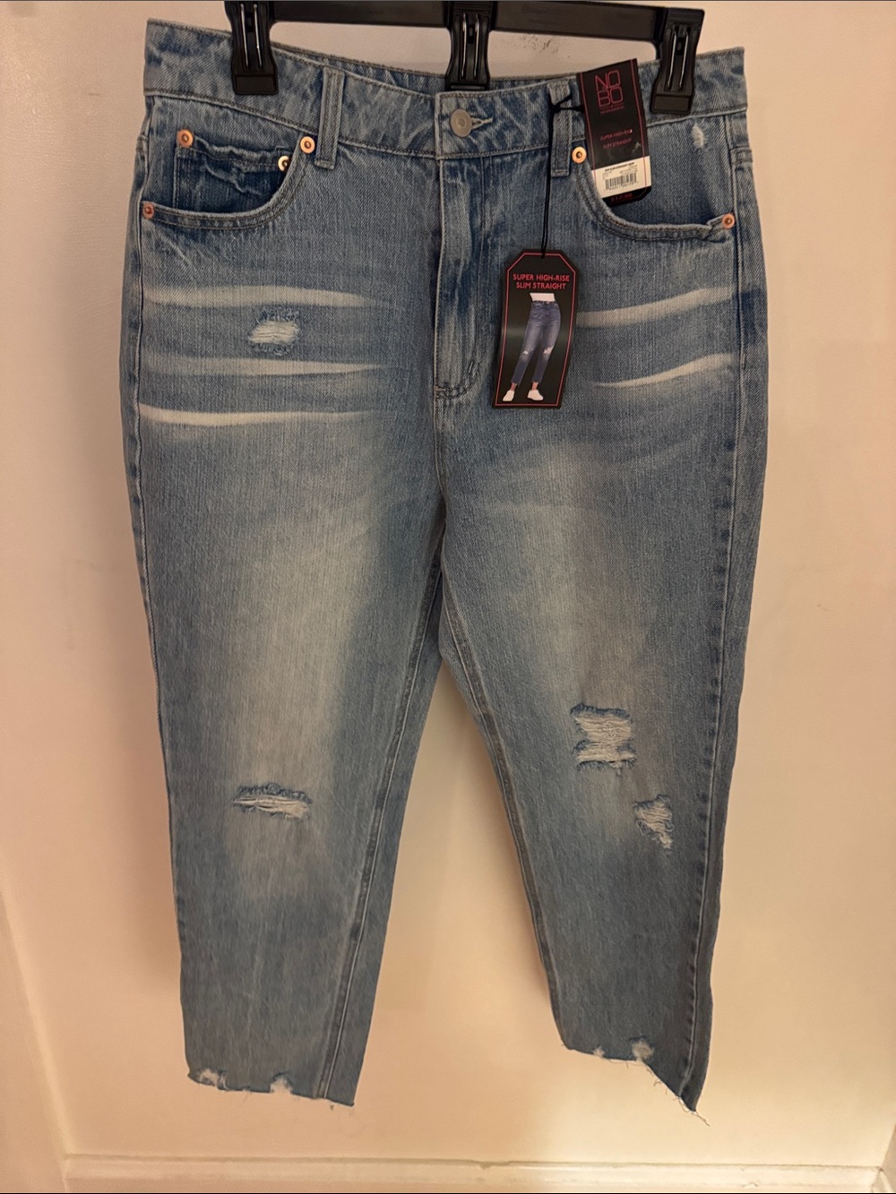 NWT No Boundaries Light Blue Distressed Cropped Jeans